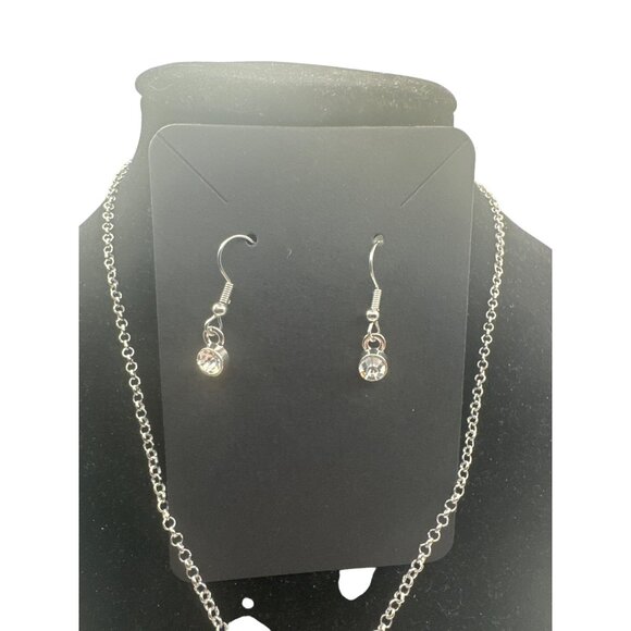 Red Crystal Pendant Necklace and Earrings Set Silver Tone Chain - Picture 3 of 4